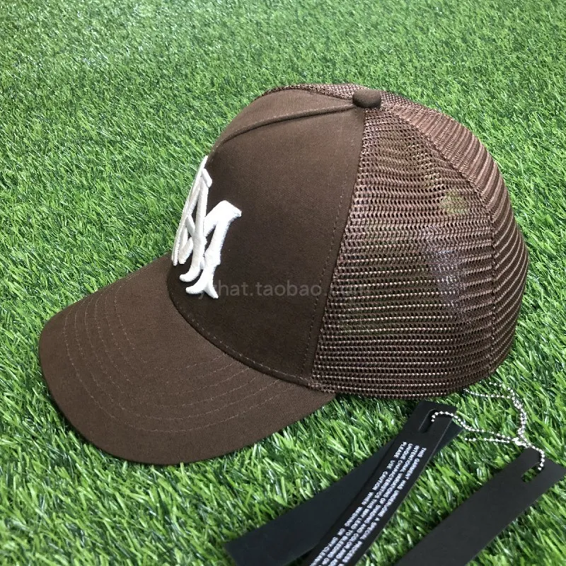 Cappelli a tesa corta in tela di cotone Cappello camionista con distintivo Berretto da baseball ricamato alla moda Collezione Estate '22 da uomo