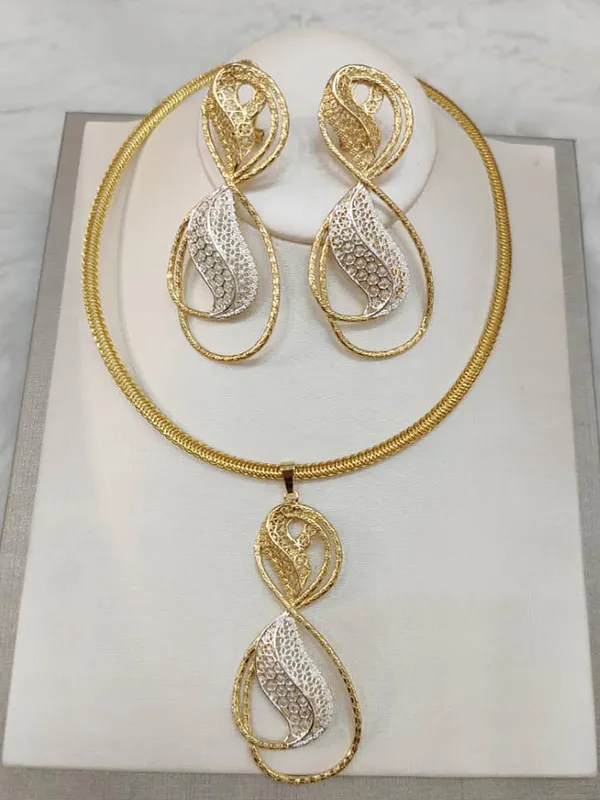 Dubai Gold Gold Biżuteria Zestaw biżuterii Kobiety Numer 8 Kształt Naszyjnik wiszący wiszący kolczyk na przyjęcie weselne z okazji rocznicy 220810