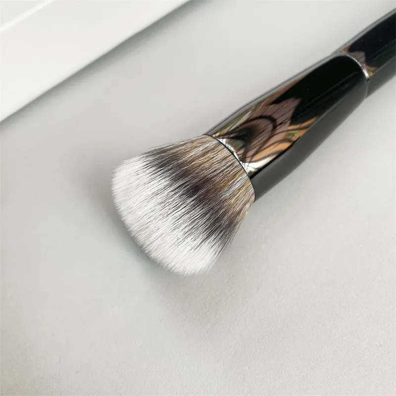 Pro Diffuser Foundation Makeup Brush #64 - Svart Dual -Fiber Stippling Foundation Cream Beauty Cosmetics Blender Tool 220616