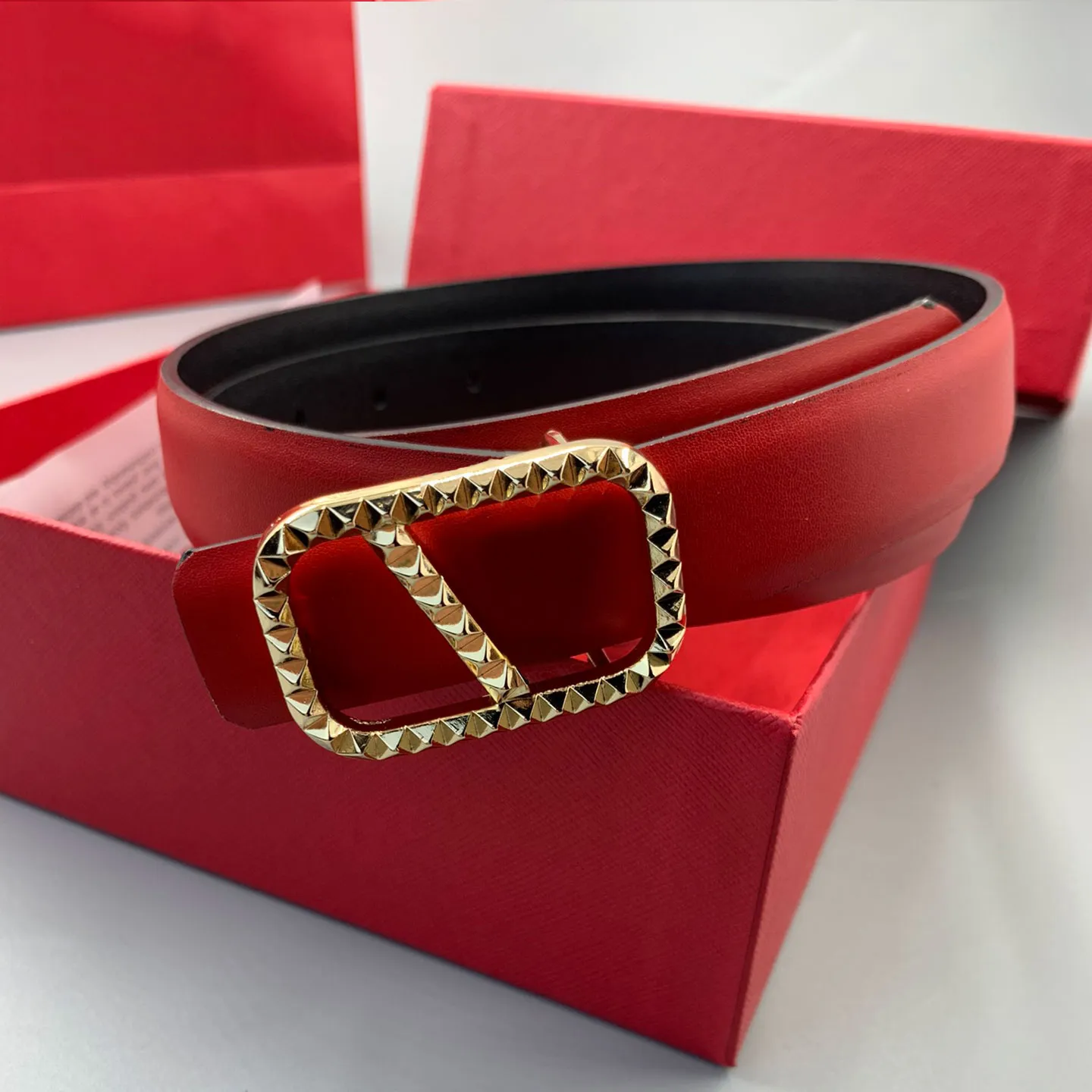 2022 Cintura di design di lusso classico Cinture lettere in oro a colori solidi donne designer Cinture con fibbia pin spillo vintage i larghezza2635
