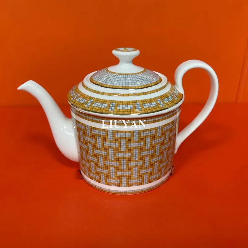 İkindi çay seti seramik kahve kapları el boyalı altın Avrupa tarzı yüksek porselen çaydanlık