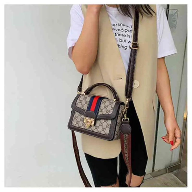 2022 Factory Wholesale New fashion versatile advanced sense foreign style broadband popular small square bag Single Shoulder Messenger Bag