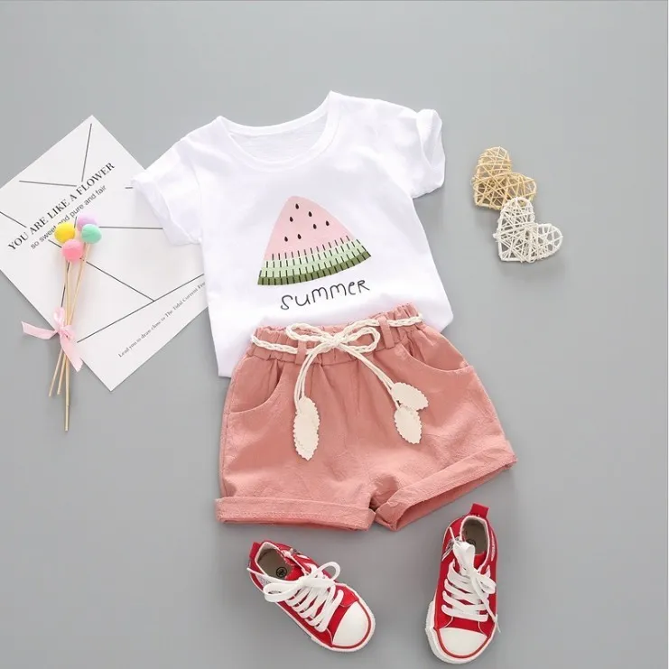 Barnflickor Sommarkläder Set Babyflickor Söt Fashion Bomull Skriv ut Kortärmad + Shorts 2st för barn Trasksuits Sets 220326