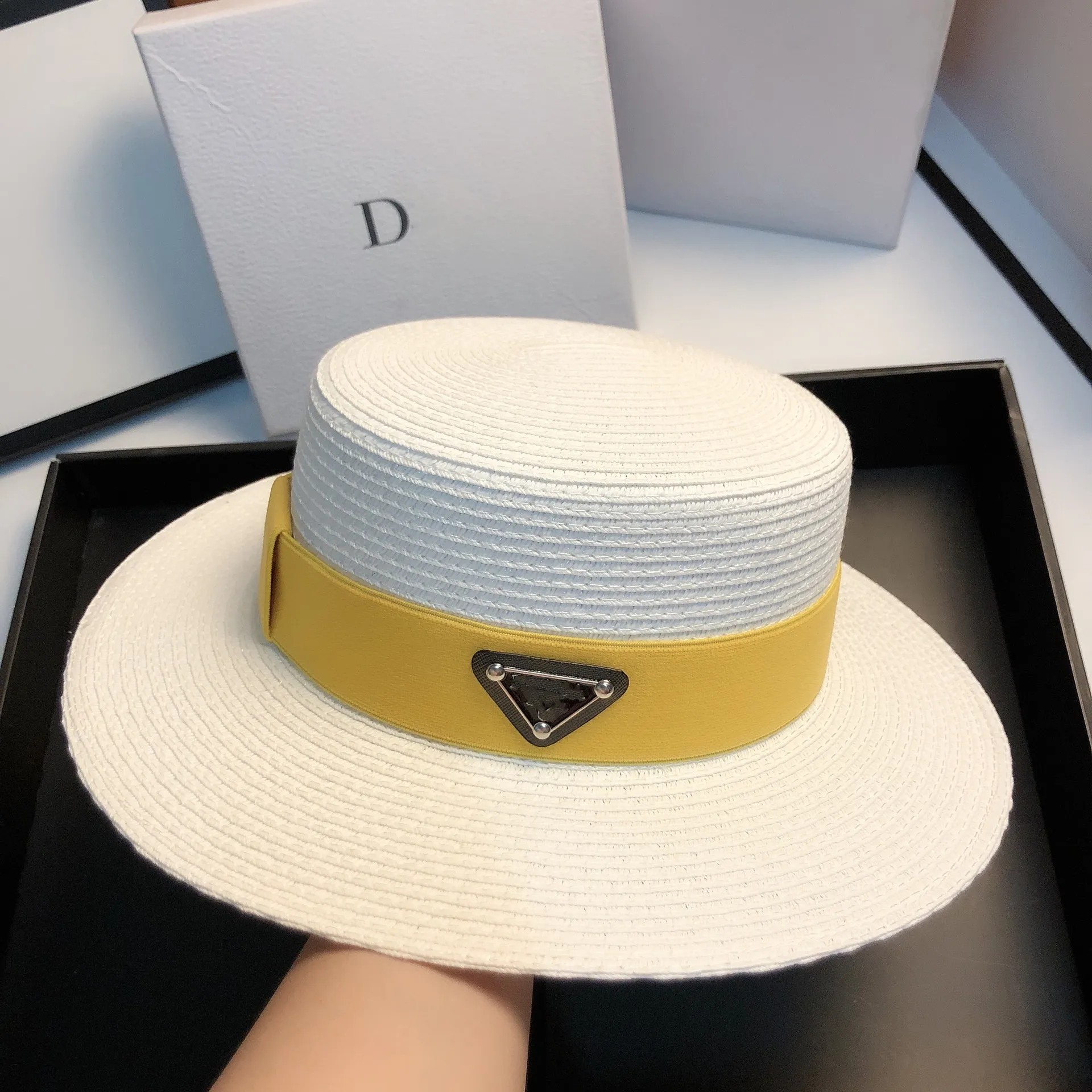 2022 new PD hat fashion men & Women's straw sun hats wide brim paper straw fedora jazz boater caps pork pie cap with band287V