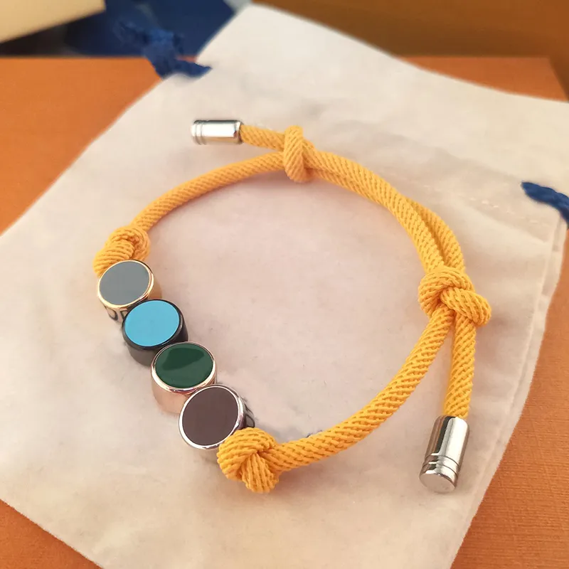 2022 Nuova catena V Lettera braccialetto di fascino del progettista dello smalto di colore 4 cerchi regolabili uomini e donne bracciali gioielli di lusso classici G249c