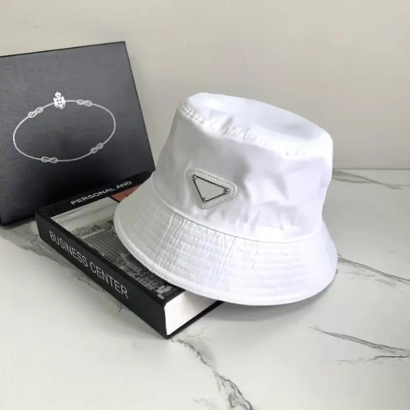 2022 Nylon emmer hoed unisex dames heren hoeden driehoek luxurys ontwerpers caps heren motorkap beanie ontwerper p cap dames sunhat strand G2205063Z