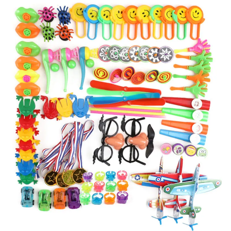 100st Party Favors Carnival Priser Goodie Bag Birthday Present Pinata Fillers Kids Toys School Reward Festive Party Supplies 220527