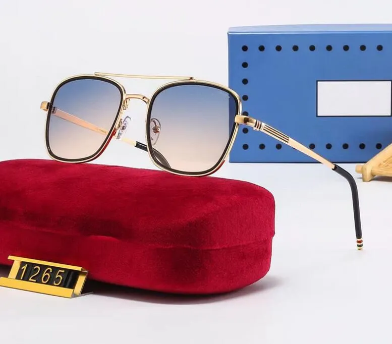 211 Lunettes de soleil Designer de luxe Men Eyeglasse en plein air Fashion PC Fashion Classic Lady Sun Glasses Mirrors for Women312K