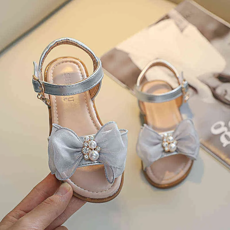 Letnie buty szkolne dla dziewcząt dla dziewcząt Księżniczki Sandały Dzieci Modna Perl Flowers Bow Sandal 2021 2 3 4 5 7 8 9 10 11 rok G220523
