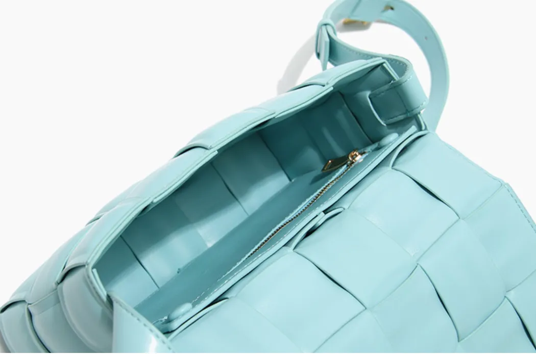 Mode und hochwertige kleine quadratische Tasche Neues Nischendesign Gute schräg Cross Bag PU Weiche gewebte Frauenbeutel283a