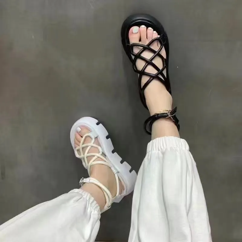 Sandaler Kvinnor Summer Fashion Thick-Bottomed Breattable Eugene Yarn Mesh Magic Paste Roman Sandals Hook Loop 220516