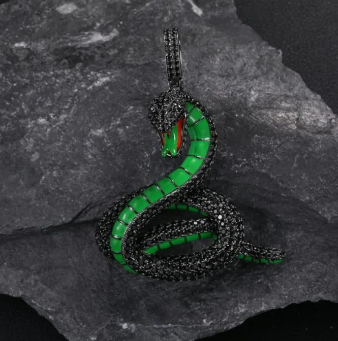 HIP HOP 5A CZ Stone utwardzony Bling Out Out Black Cobra Snake Pendants Naszyjnik dla mężczyzn raper biżuteria Prezent 290s