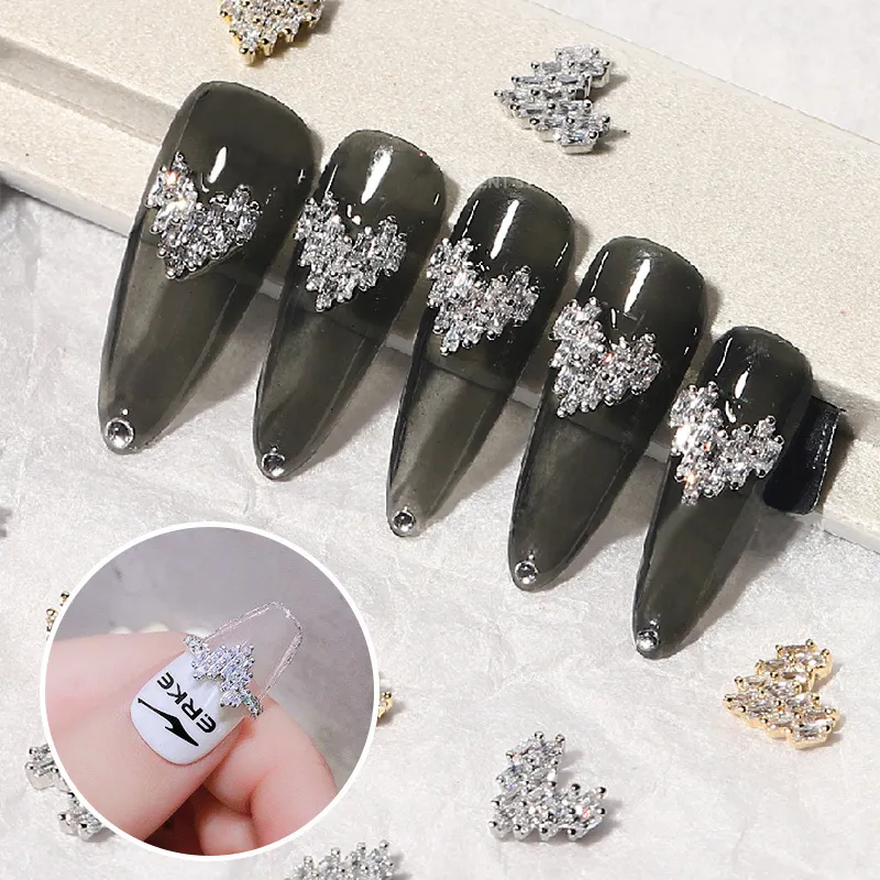 10 pezzi 3D metallo Zircone Nail art gioielli a forma di cuore Decorazioni unghie Cristallo di alta qualità Manicure Zircone Diamante Charms 220525