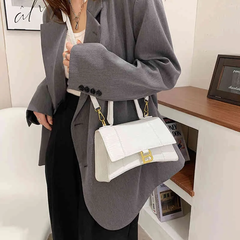 Bags bag female hourglass crocodile pattern style stick small square texture fragrance hand-held One Shoulder Purse