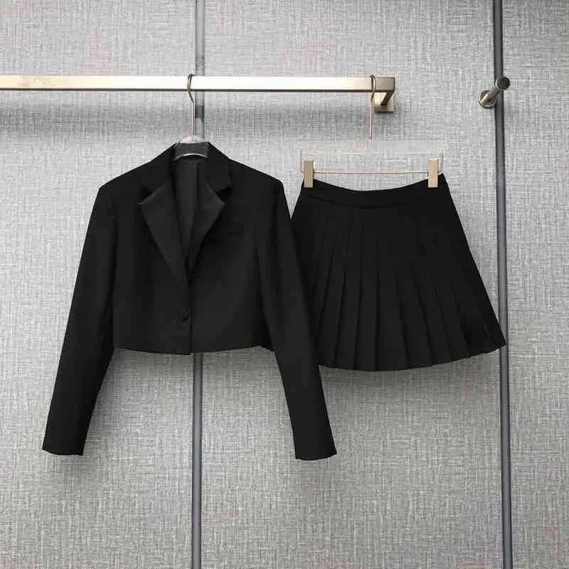 Dwuczęściowa marka sukienki P Family 22-letnia seria wczesną wiosną Nowy mały garnitur krótka spódnica Ultra Modna i zagraniczna dwuczęściowa set w stylu zagranicznym