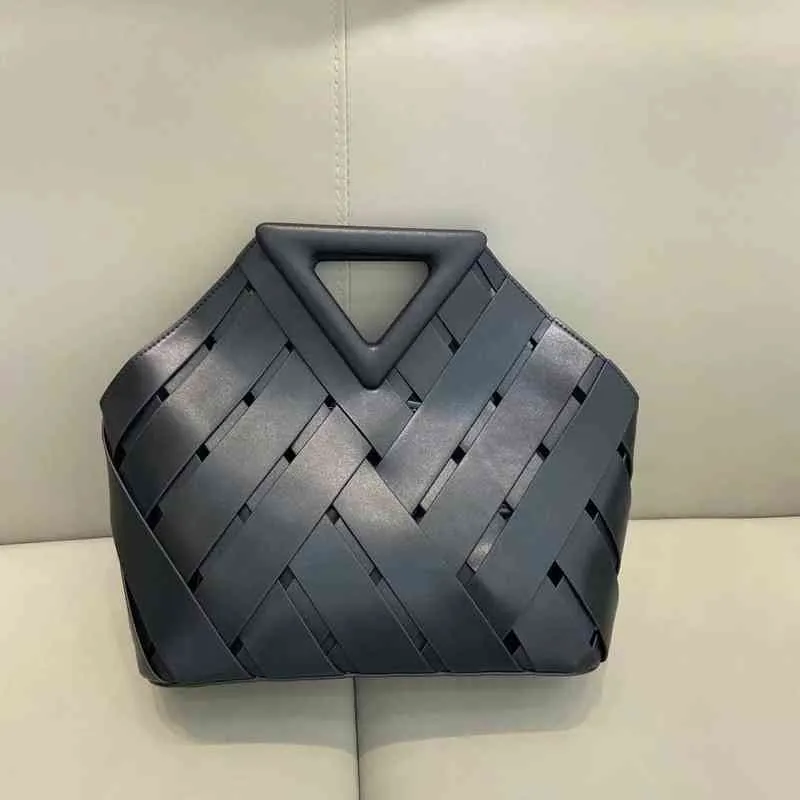 Borsa di design di lusso donne cassetta di mucca vera vera pelle cesta da spiaggia da spiaggia composita borse manico a triangolo invertito 220510