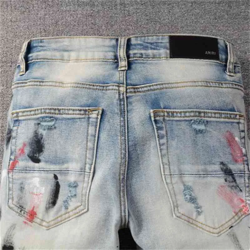 Jeans pour hommes Designer Amirrss Jeans nouvelle couleur claire personnalisé splash peinture point couteau coupe trou marque de mode pour hommes coréen pantalon à jambes minces BE8E