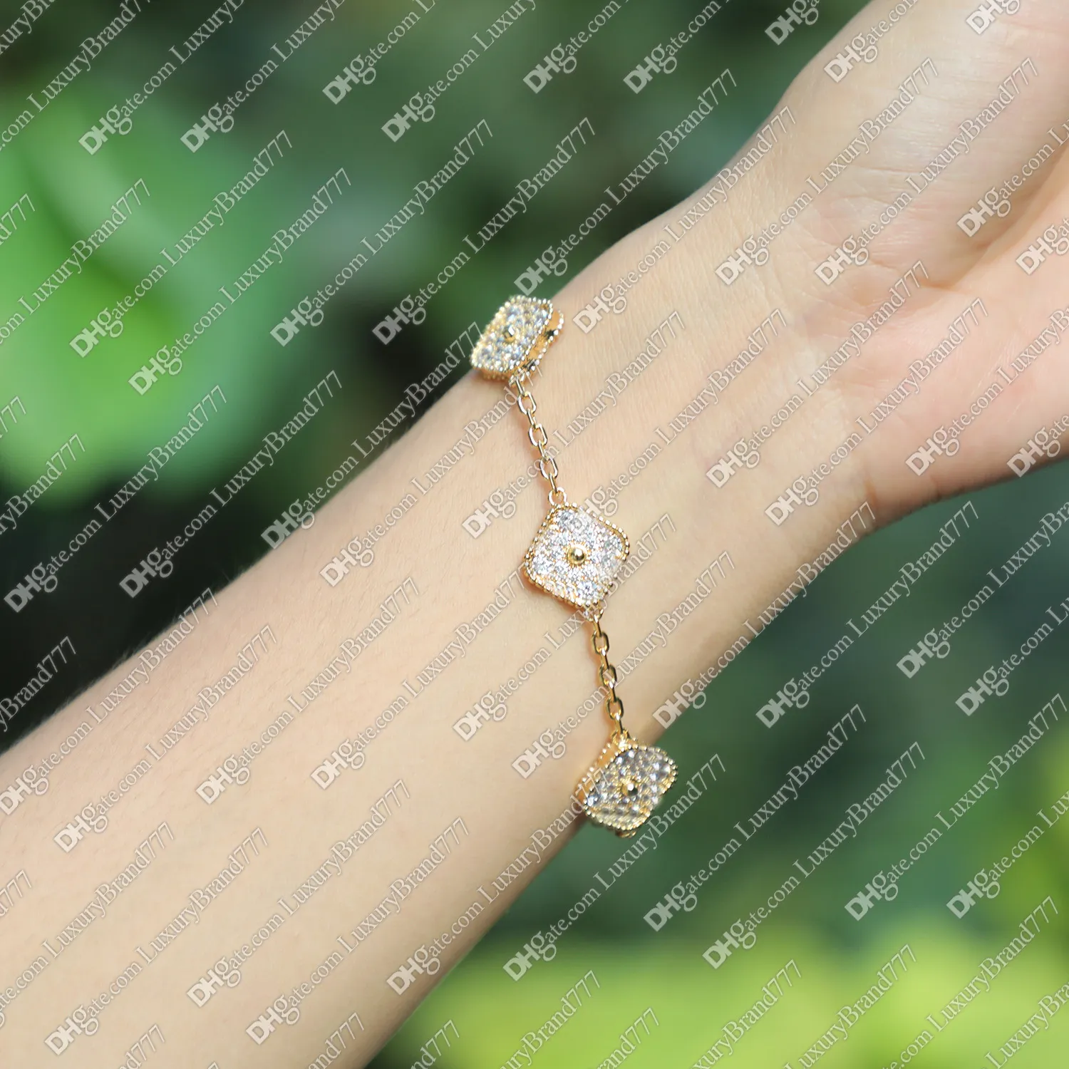 Fashion Classic Woman Bracelet 4 Four Leaf Clover Charm Jewelry Bracelet Elegant 18K Gold Agate Shell Pearl Mother and Daughter Co282j