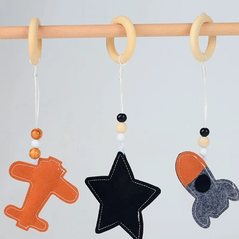 4 pezzi 3 pezzi pendenti rack fitness in legno massello nati baby gym giocattolo ornamenti appesi sonaglio giocattoli bambini arredamento della camera dei bambini 220531