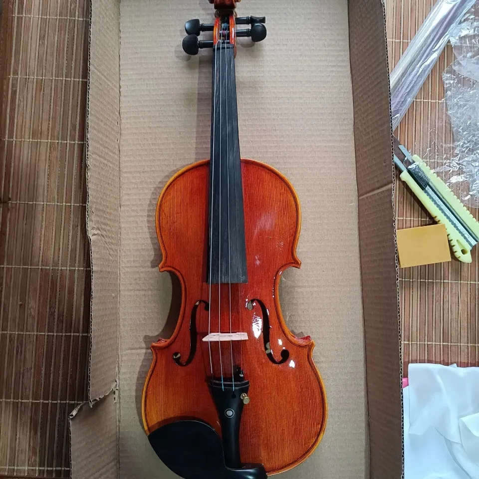 Violino classico in legno massello adulti, violino di livello professionale 4/4. Gamma completa di strumenti a corda violini a strisce di tigre