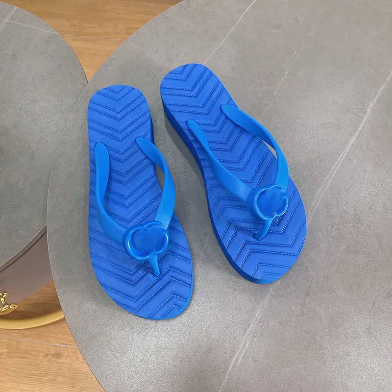 Modedesigner Dam Flip Flops Enkla ungdomstofflor Mockasinskor Lämpliga för vår sommar och höst Hotell Stränder Andra platser Storlek 35-42 Med Box 351