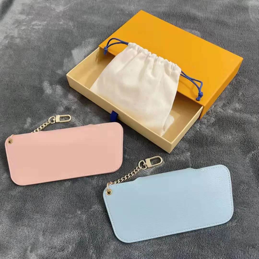 Fashion Leather Designer Glasögon Bag Pendant Blue Pink Creative Glasses Box For Women Keychain Charm Myopia Gereglasses Case Packag303q