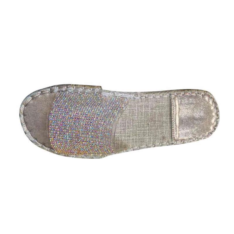 Strass Chaussures d'été Nouvelles pantoufles plates décontractées pour femmes 2022 Sandales de plage féminines Mode Chaussures antidérapantes Femme Tongs Y220412