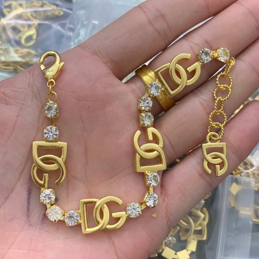 Bracciali da donna con fascino di nuova concezione alla moda scavano lettere G con diamanti Bracciale da donna placcato oro 18 carati Gioielli firmati DG-287B
