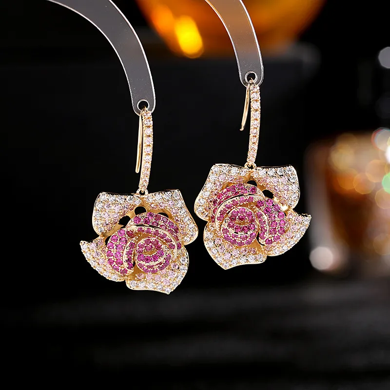 Nouveau conçu Spring Dangle fleur femmes boucles d'oreilles rétro rose micro-set couleur diamants clous d'oreille célébrité femme bijoux de luxe 260k