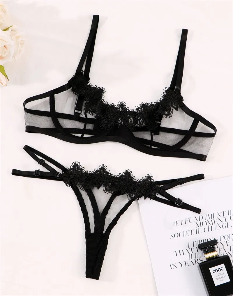 babydoll sensuelle noire dentelle transparente string inclus Subblime élégante raffinée séduisante confortable lacets délicats tissu qualité taille SM soirée romantique