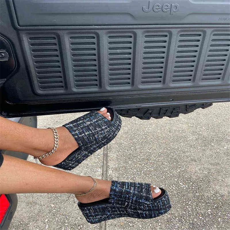 Chaussures de plate-forme de pantoufles d'été Sandales à l'extérieur Sandales Femme Femme Censes 2021 Peep Toe Ladies glisse 220602