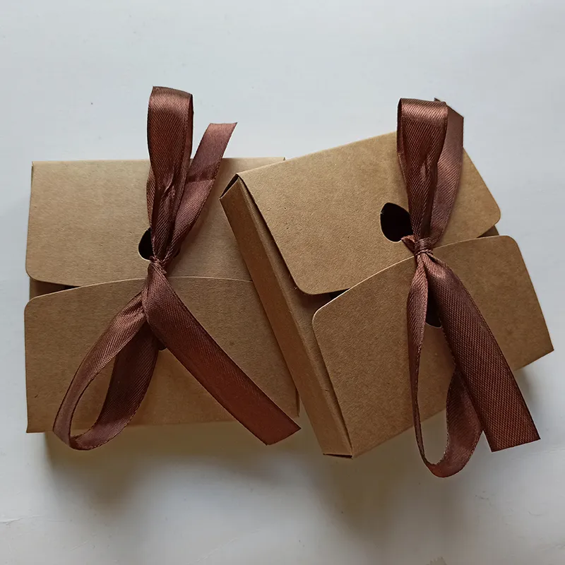 5st Caixas de presenterar Kraft Packaging Box liten kartong presentförpackning Kartong bröllop papperslådor Anpassning 10x10x2cm 220706