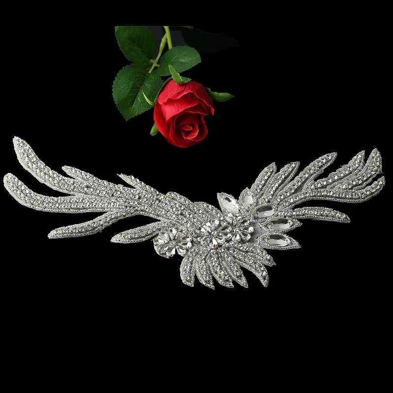 Jlzxsy all'ingrosso handmade abs crystal scollo disegni di ferro su fiore ala design abito da sposa collare con strass applique patch H220418