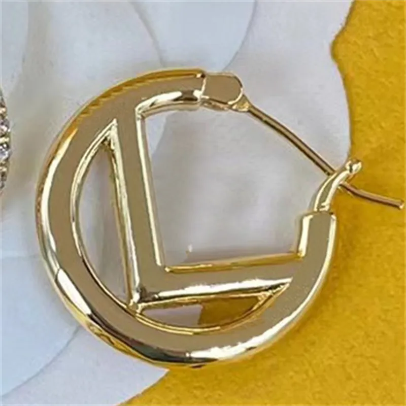Ny mode studörhänge designer brev örhängen kvinnor diamant pärla guld lyx smycken jubileum gåva hög kvalitet313i
