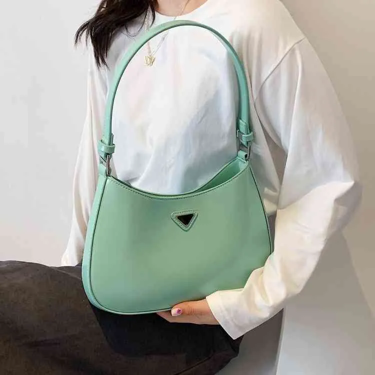 Handväskor Populära familjernas nya armhålor Middle Ancient Stick Bag Bright Face Shoulder Bag Purse