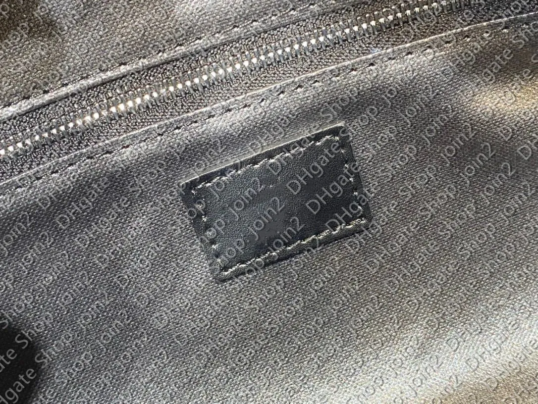 Topp M44494 Dopp Kit toalettpåse toalettartiklar designer handväska handväska hobo clutch satchel messenger kosmetisk rese väska214v