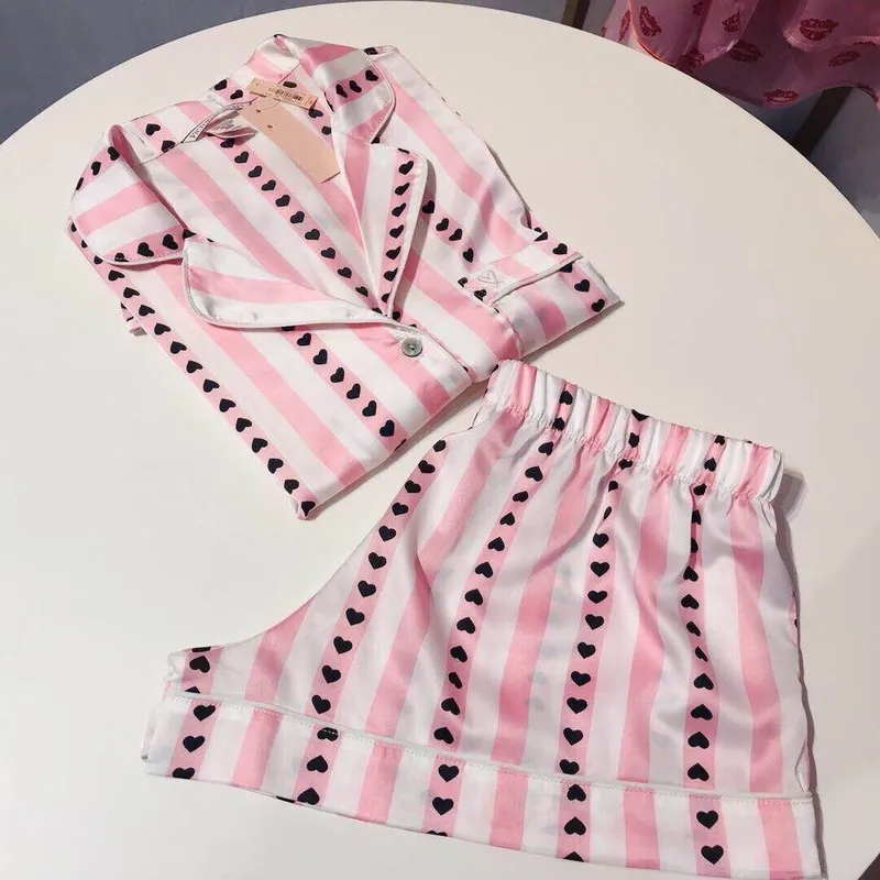 여름 Pijamas 여성 짧은 잠옷 핑크 실크 새틴 잠옷 세트 수면 탑스 바지 심장 라운지 착용 PJS Loungewear 가정 의류 220329