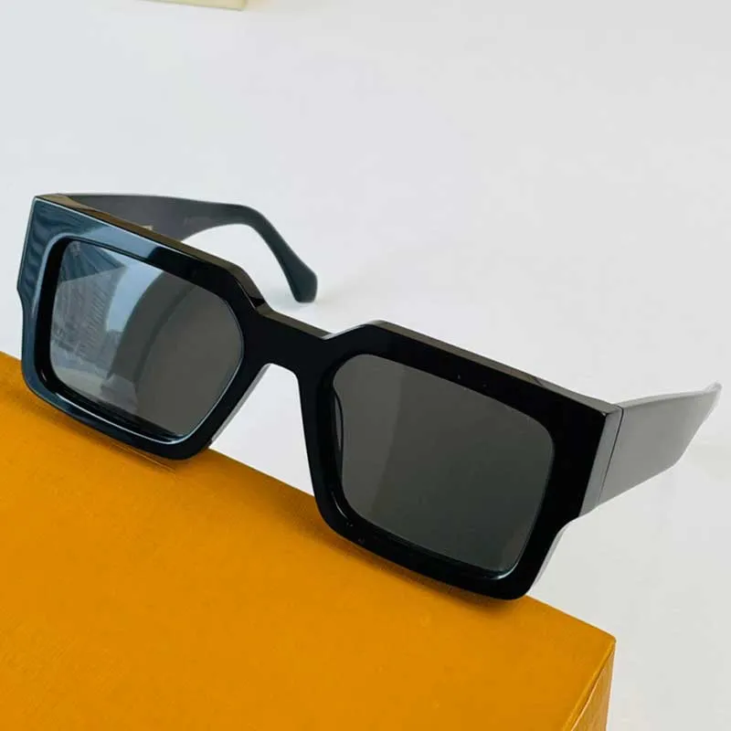 Mens Square Okulary przeciwsłoneczne Z1580 Czarna obiektyw Transparent Temple Mirror obiektyw Mężczyznę luksusowe designerskie szklanki mody z oryginalnym pudełkiem 237w