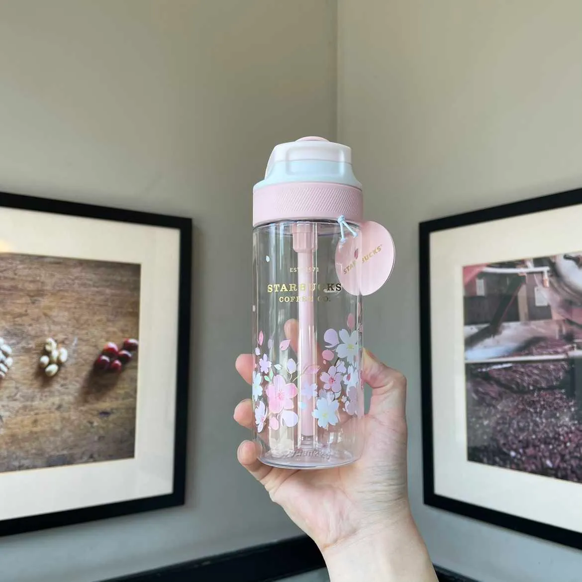 2022 Starbucks cup cherry blossoms in full bloom, flower fragrance powder cherry mark glass straw insulated water cup