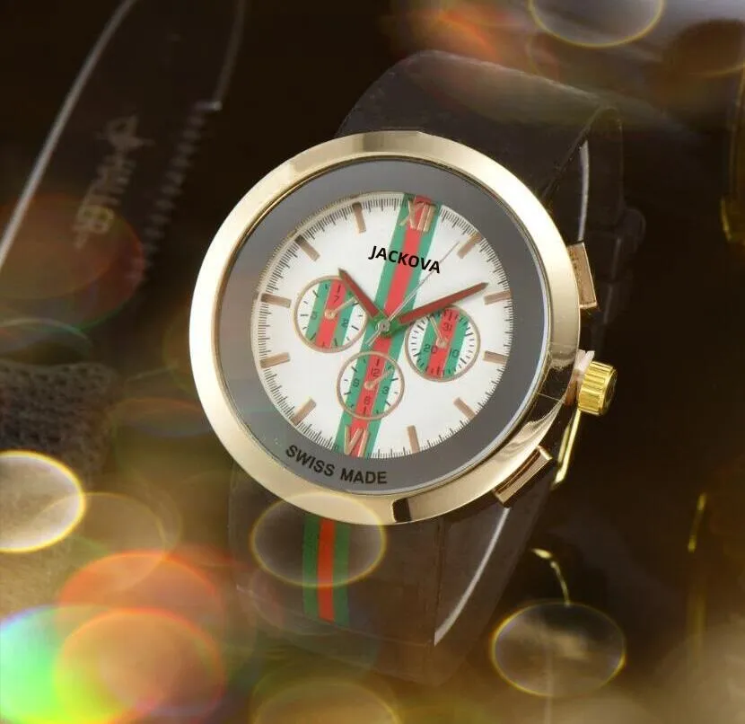 Célèbre designer classique mode luxe cristal Men montre 45 mm en quartz grand cadran diamants anneau horloge table relojes de marca246o
