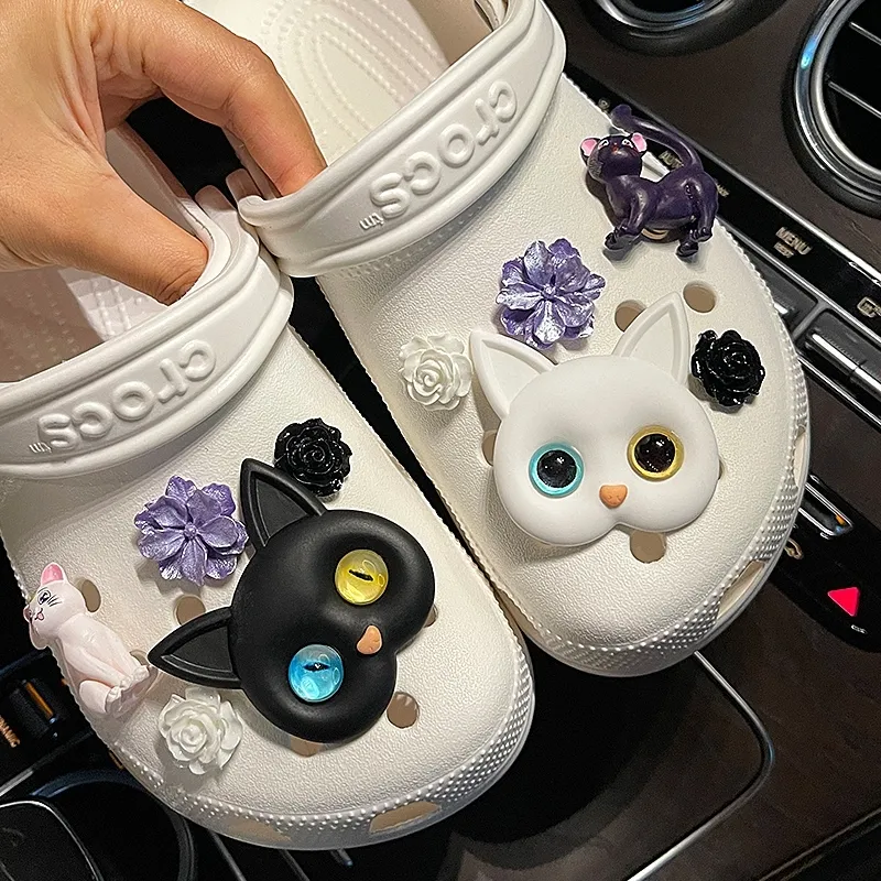 Noir Blanc Chats Fleurs Croc Charms Designer DIY Animal Jeans Chaussures Decaration Accessoires Pour JIBS Sabots Enfants Garçons Filles Cadeaux2189