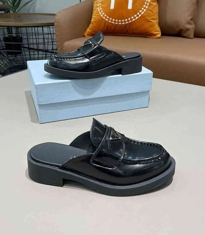 P Driehoek Logo Semi Slipper Loafers Casual Schoenen Patent Lederen Muller Schoenen Baotou Dikke Hak Slippers