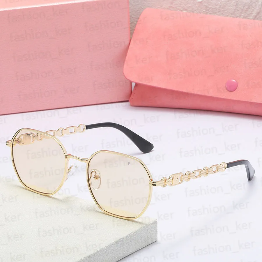 Óculos de sol da moda Trendy Beach Sunglasses Designer Glasses for Mens Mulheres 6 Cores de boa qualidade para mulher mulher