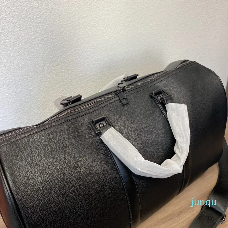 2022-Classic Design Duffle Bag för män Kvinnor Svartbruna läder resväskor Topphandtag Bagage Gentleman Business Holdall Tote253b