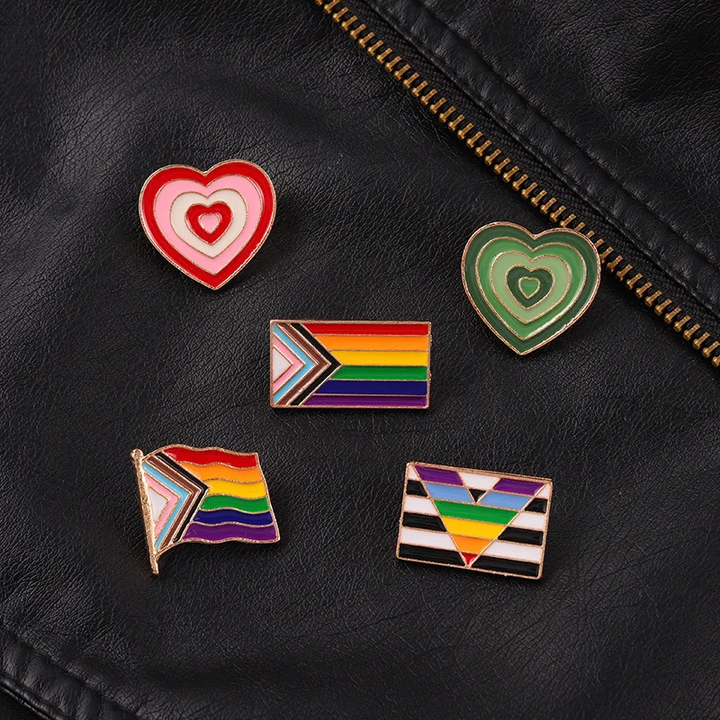 Rainbow Flag Letter Seal Clothes Brooches Women Alloy Enamel Lapel Pin For Backpack Bag Clothing Sweater Skirt Badges Buckle Brooc257u