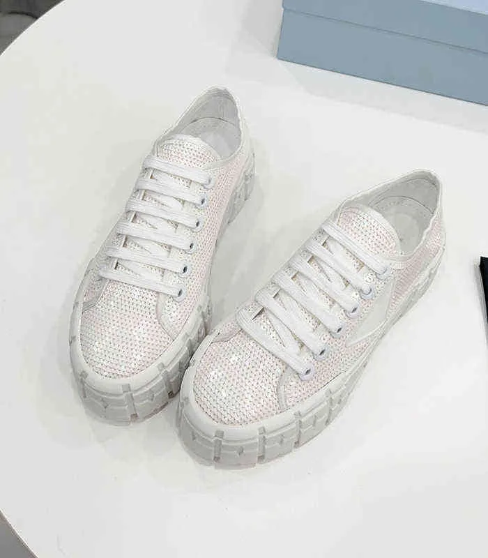 2022 spring Triangle standard P family biscuit Sequin muffin thick bottom small white shoes thin belt women's leisure sports board shoes