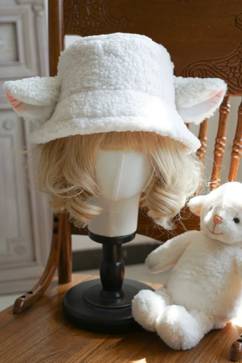 Chapeau de seau Baa mouton fait à la main Lolita casquette avec oreilles jolie fille laine d'agneau matériel noir blanc oreille cadeau de vacances 220318