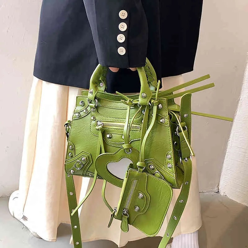 Purses Outlet Personlighet Mor och barn 2022 sommar ny trend su sling en axel kvinnors väska messenger textur liten fyrkantig väska