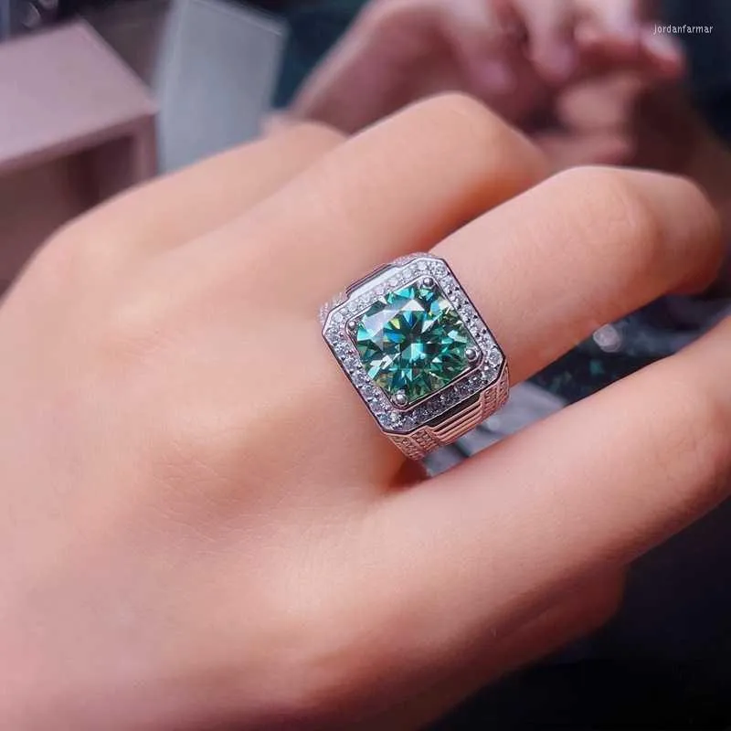 Anelli a grappolo Anello da uomo con Moissanite verde da 5 ct Argento 925 Bellissimo diamante color fuoco Sostituto Gra Certificato Gioielli di lusso169o