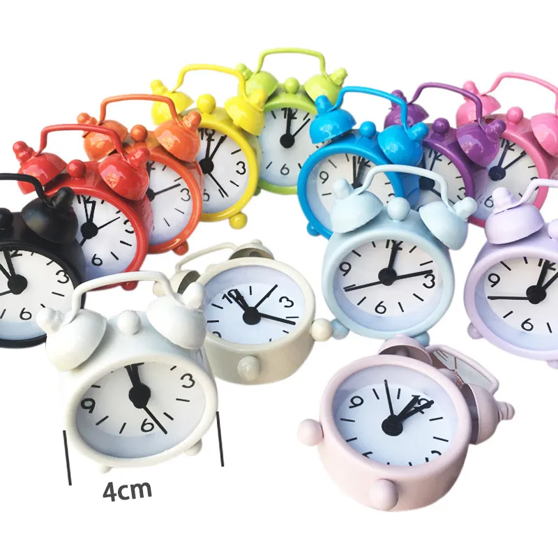 ミニメタル目覚まし時計キャンディーカラーテーブルクロックラウンドヴィンテージ電子時計家の装飾4cm